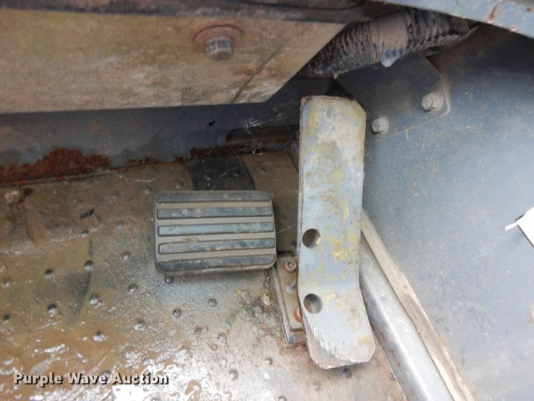 image for item DF5215 2007 Takeuchi TL130  skid steer loader