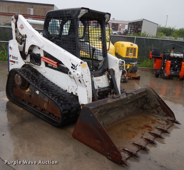 image for item DF5218 2015 Bobcat T750  tracked skid steer loader