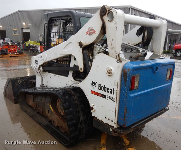 image for item DF5218 2015 Bobcat T750  tracked skid steer loader