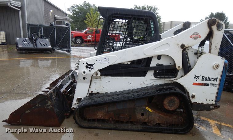 image for item DF5218 2015 Bobcat T750  tracked skid steer loader