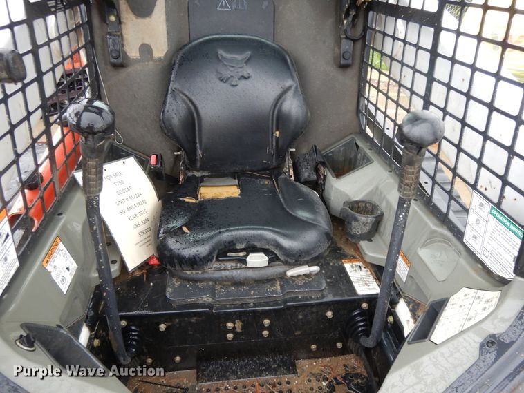 image for item DF5218 2015 Bobcat T750  tracked skid steer loader