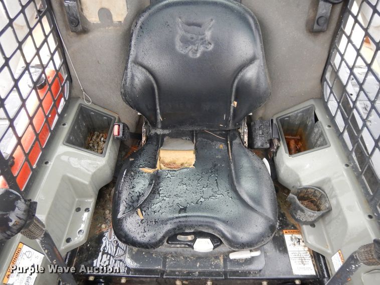 image for item DF5218 2015 Bobcat T750  tracked skid steer loader