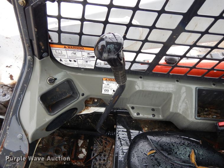 image for item DF5218 2015 Bobcat T750  tracked skid steer loader