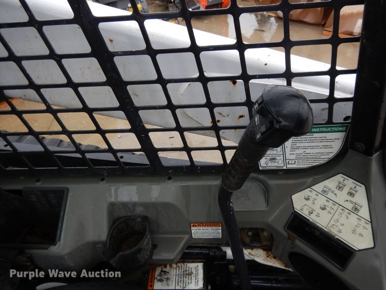 image for item DF5218 2015 Bobcat T750  tracked skid steer loader