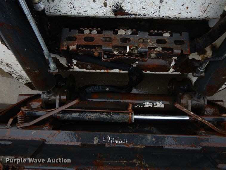 image for item DF5218 2015 Bobcat T750  tracked skid steer loader