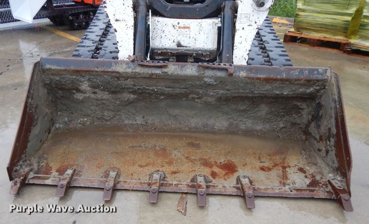 image for item DF5218 2015 Bobcat T750  tracked skid steer loader