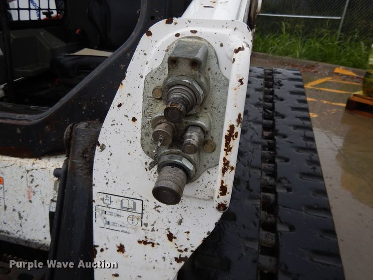 image for item DF5218 2015 Bobcat T750  tracked skid steer loader