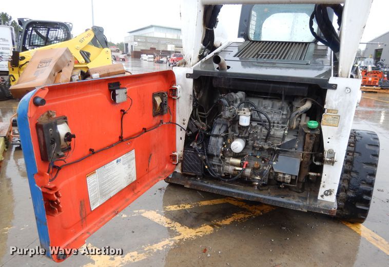 image for item DF5218 2015 Bobcat T750  tracked skid steer loader