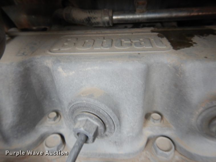 image for item DF5218 2015 Bobcat T750  tracked skid steer loader