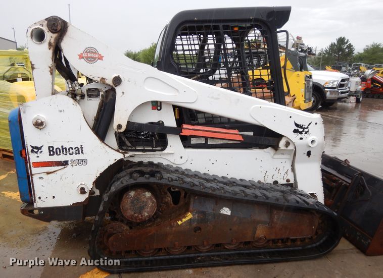 image for item DF5218 2015 Bobcat T750  tracked skid steer loader