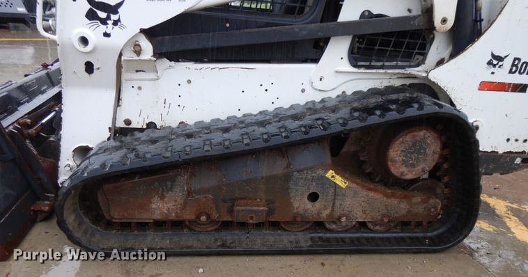 image for item DF5218 2015 Bobcat T750  tracked skid steer loader