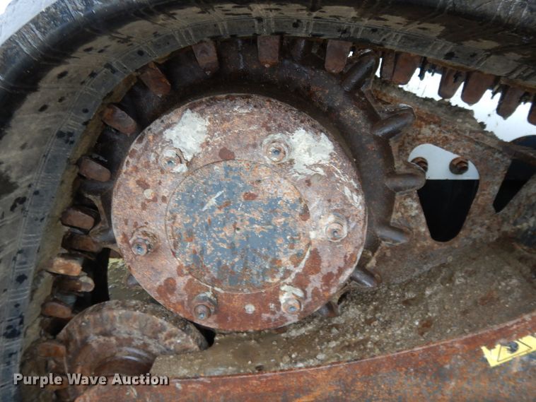 image for item DF5218 2015 Bobcat T750  tracked skid steer loader