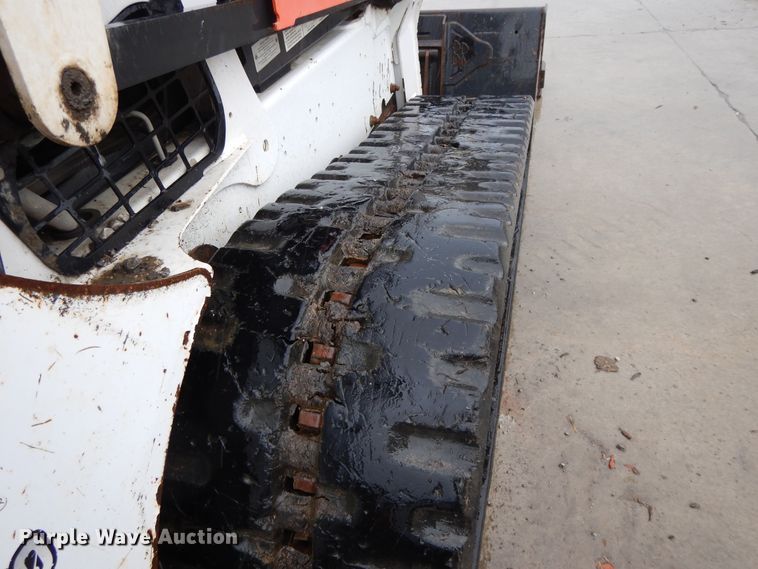 image for item DF5218 2015 Bobcat T750  tracked skid steer loader
