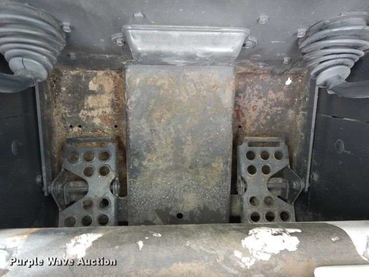 image for item DF5221 2005 Bobcat T300  tracked skid steer loader