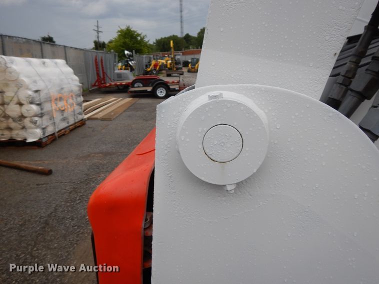 image for item DF5221 2005 Bobcat T300  tracked skid steer loader