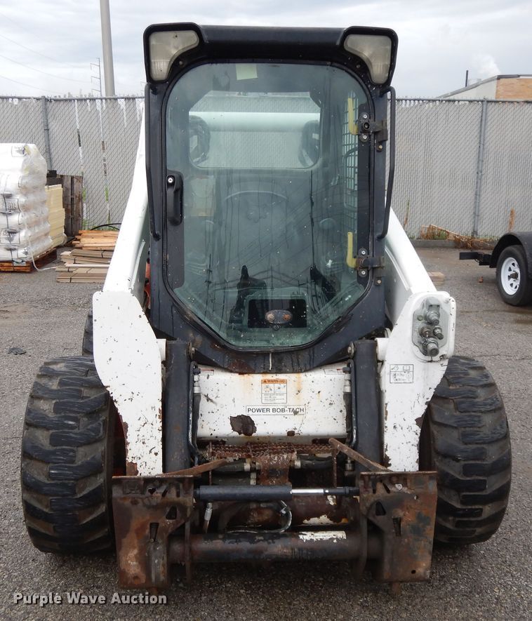 image for item DF5223 2010 Bobcat S650  skid steer loader
