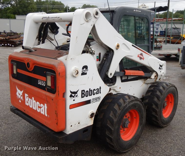 image for item DF5223 2010 Bobcat S650  skid steer loader