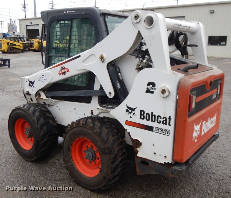 image for item DF5223 2010 Bobcat S650  skid steer loader