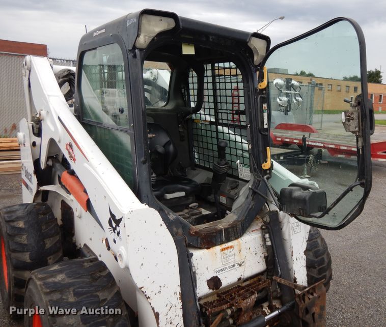 image for item DF5223 2010 Bobcat S650  skid steer loader