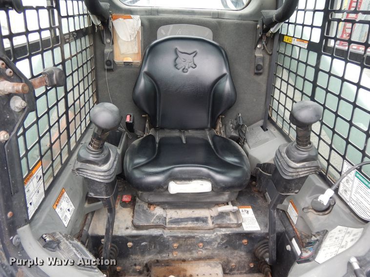 image for item DF5223 2010 Bobcat S650  skid steer loader