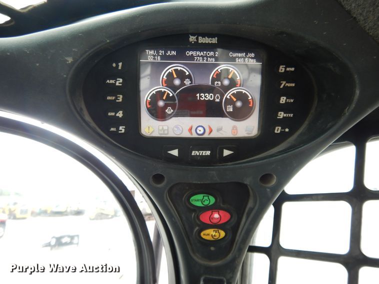 image for item DF5223 2010 Bobcat S650  skid steer loader