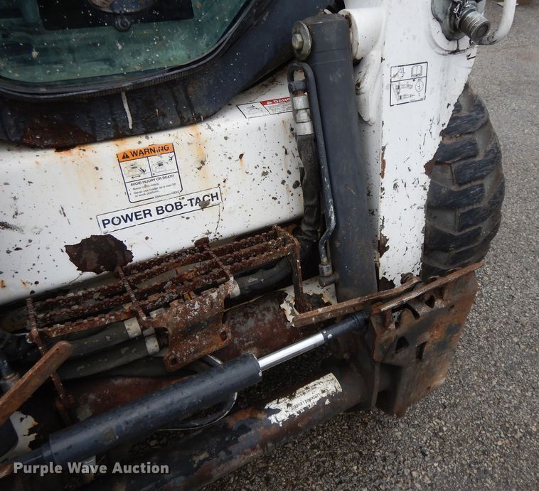 image for item DF5223 2010 Bobcat S650  skid steer loader