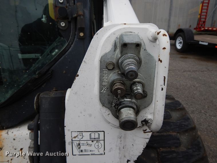 image for item DF5223 2010 Bobcat S650  skid steer loader