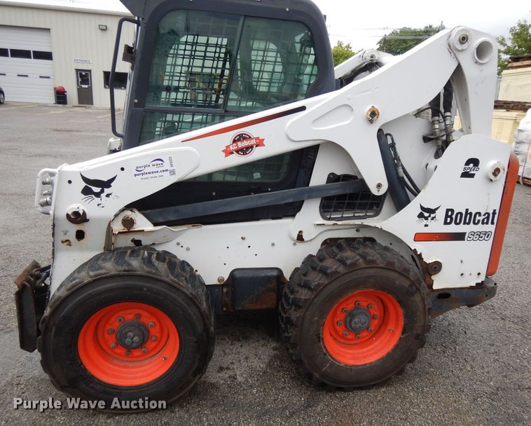 image for item DF5223 2010 Bobcat S650  skid steer loader