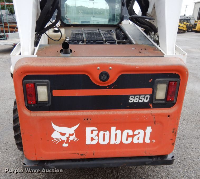 image for item DF5223 2010 Bobcat S650  skid steer loader