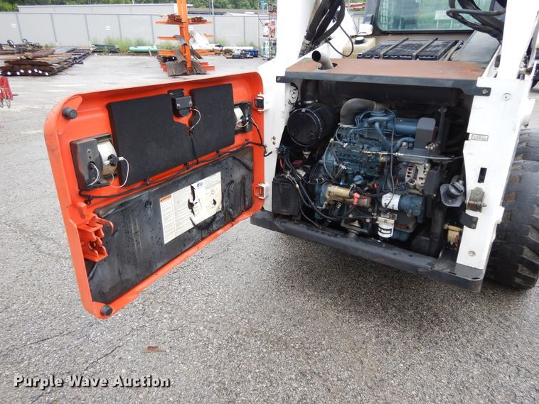 image for item DF5223 2010 Bobcat S650  skid steer loader