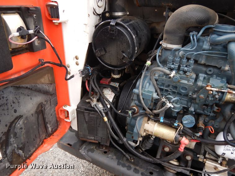 image for item DF5223 2010 Bobcat S650  skid steer loader