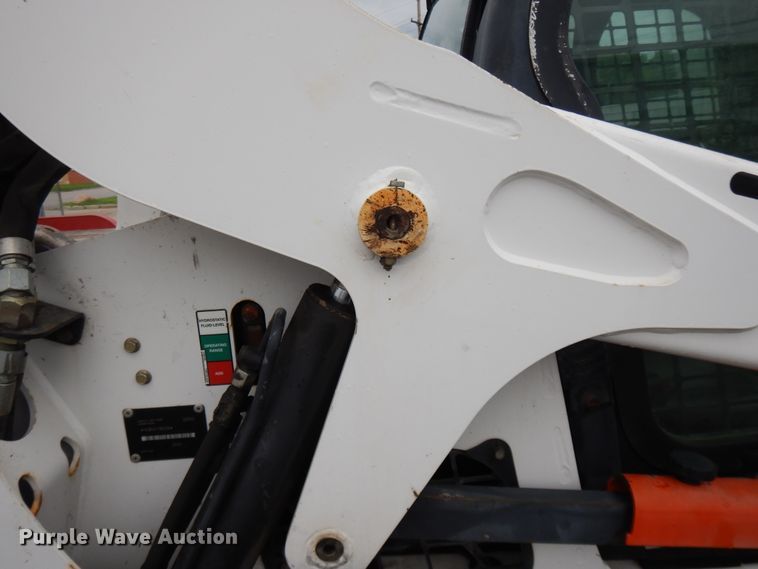 image for item DF5223 2010 Bobcat S650  skid steer loader