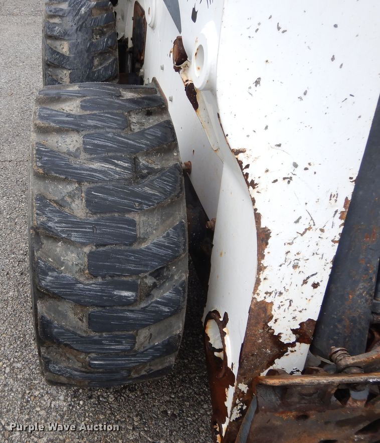 image for item DF5223 2010 Bobcat S650  skid steer loader