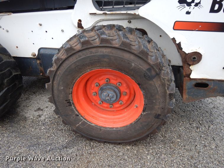 image for item DF5223 2010 Bobcat S650  skid steer loader