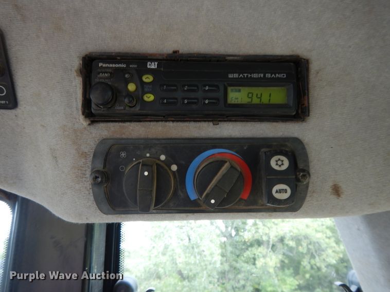 image for item DF5225 2008 Caterpillar 963D  track loader