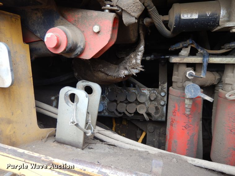 image for item DF5225 2008 Caterpillar 963D  track loader