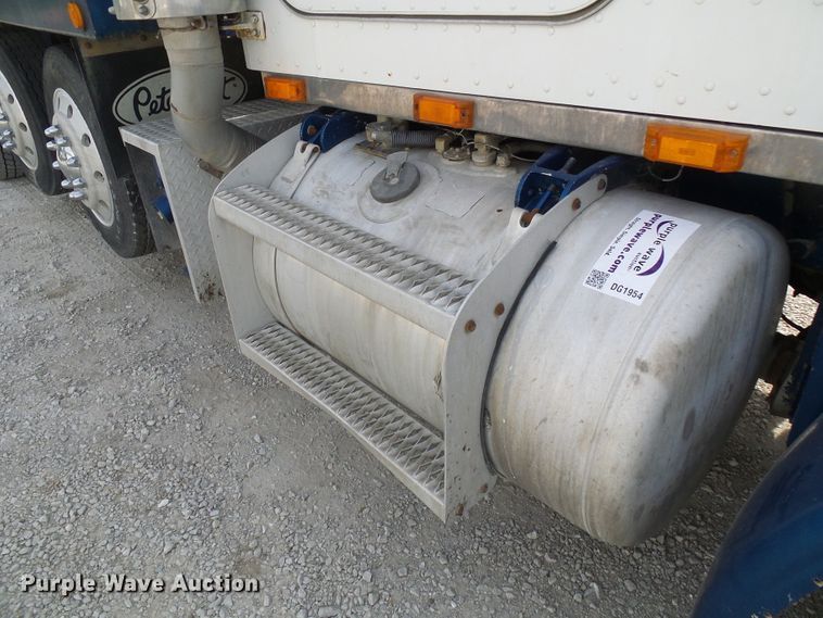 image for item DG1954 1992 Peterbilt 378  dump truck