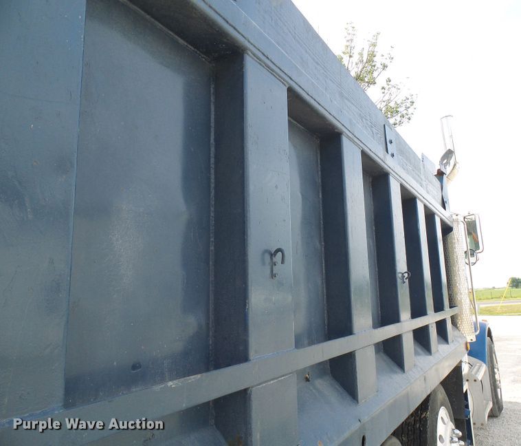 image for item DG1954 1992 Peterbilt 378  dump truck