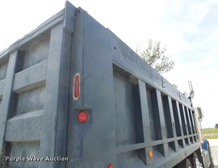 image for item DG1954 1992 Peterbilt 378  dump truck