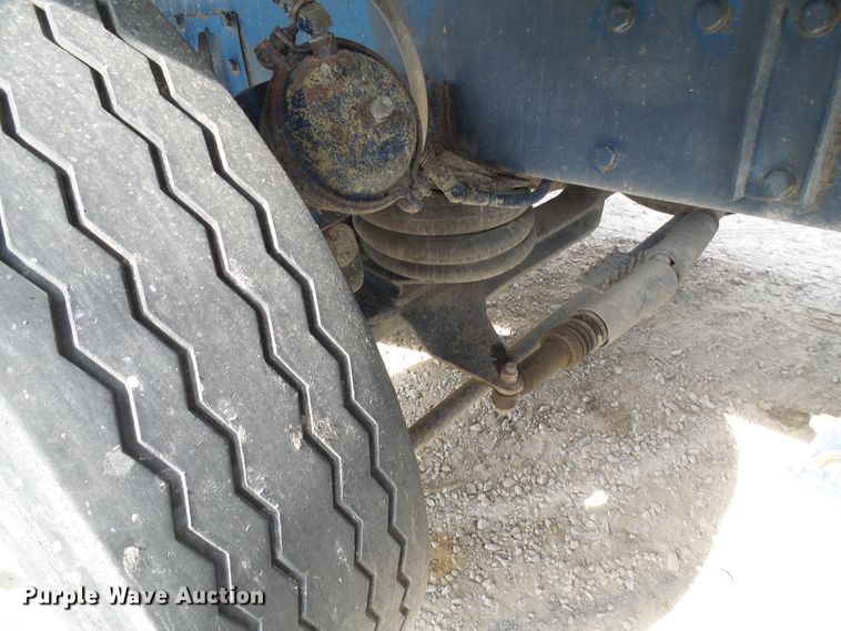 image for item DG1954 1992 Peterbilt 378  dump truck