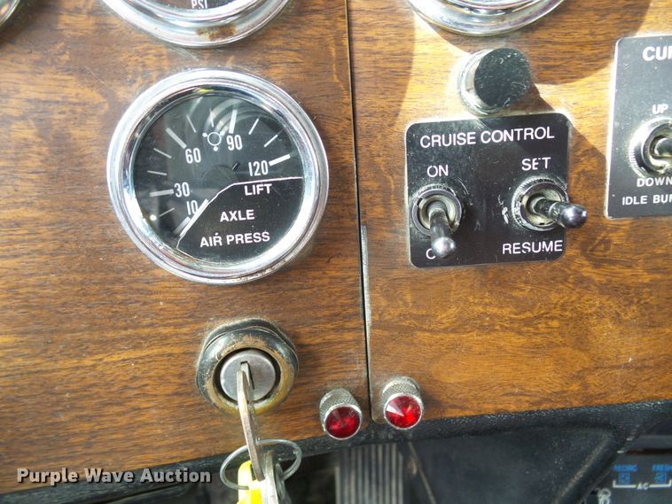 image for item DG1954 1992 Peterbilt 378  dump truck