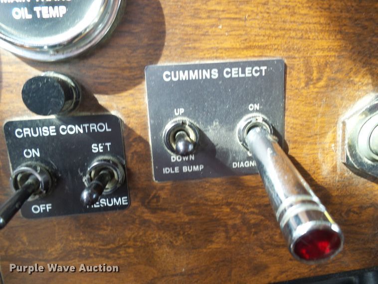 image for item DG1954 1992 Peterbilt 378  dump truck