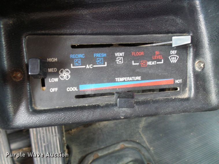 image for item DG1954 1992 Peterbilt 378  dump truck