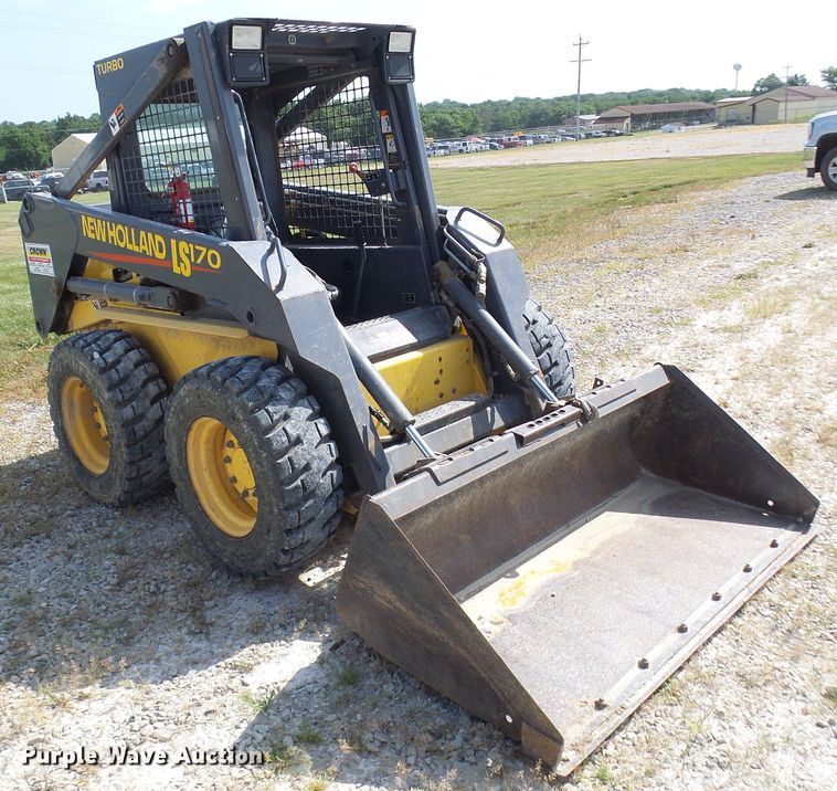 image for item DG1964 2000 New Holland LS170  skid steer loader