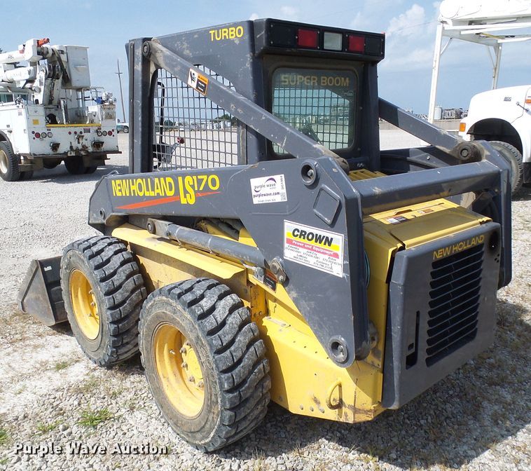 image for item DG1964 2000 New Holland LS170  skid steer loader