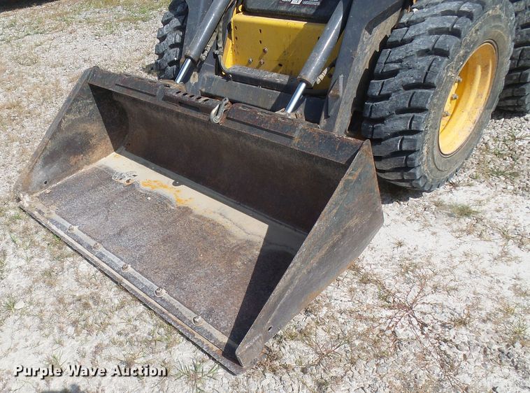 image for item DG1964 2000 New Holland LS170  skid steer loader