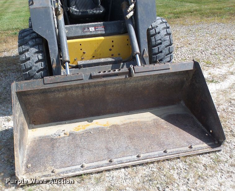 image for item DG1964 2000 New Holland LS170  skid steer loader