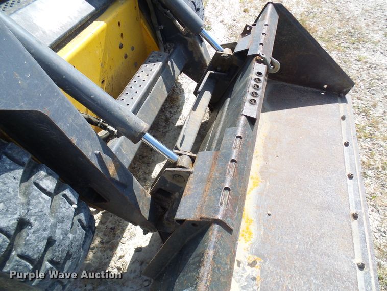 image for item DG1964 2000 New Holland LS170  skid steer loader