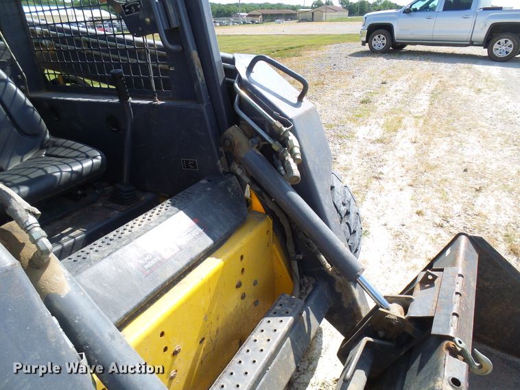 image for item DG1964 2000 New Holland LS170  skid steer loader