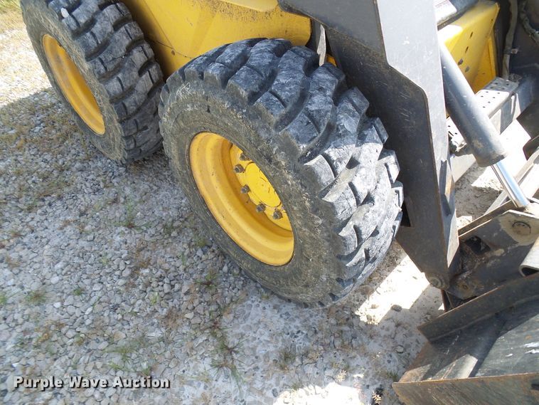 image for item DG1964 2000 New Holland LS170  skid steer loader